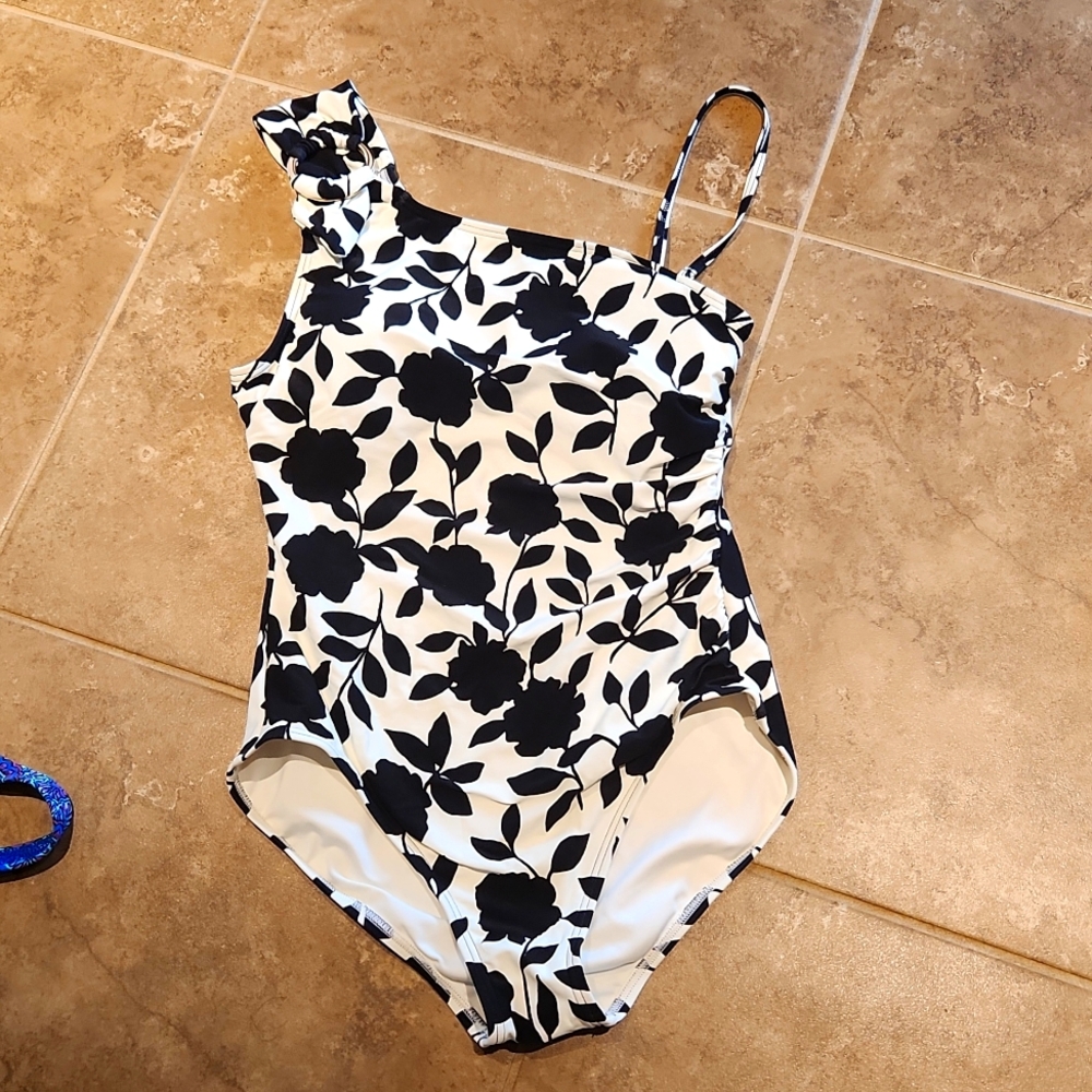 Beautiful kate spade bathing suit one piece